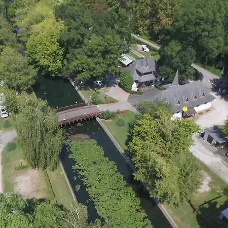 Hevizi Castrum Panzio 住宿加早餐酒店