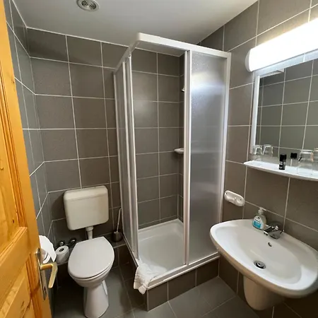 Hevizi Castrum Panzio 住宿加早餐酒店