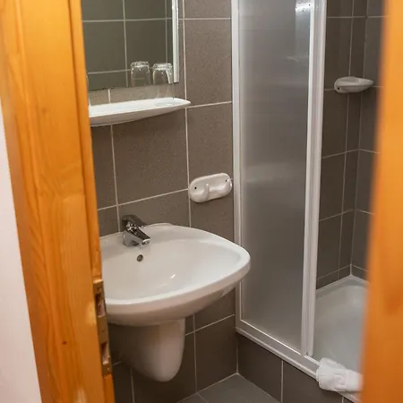 Hevizi Castrum Panzio 住宿加早餐酒店 Hévíz